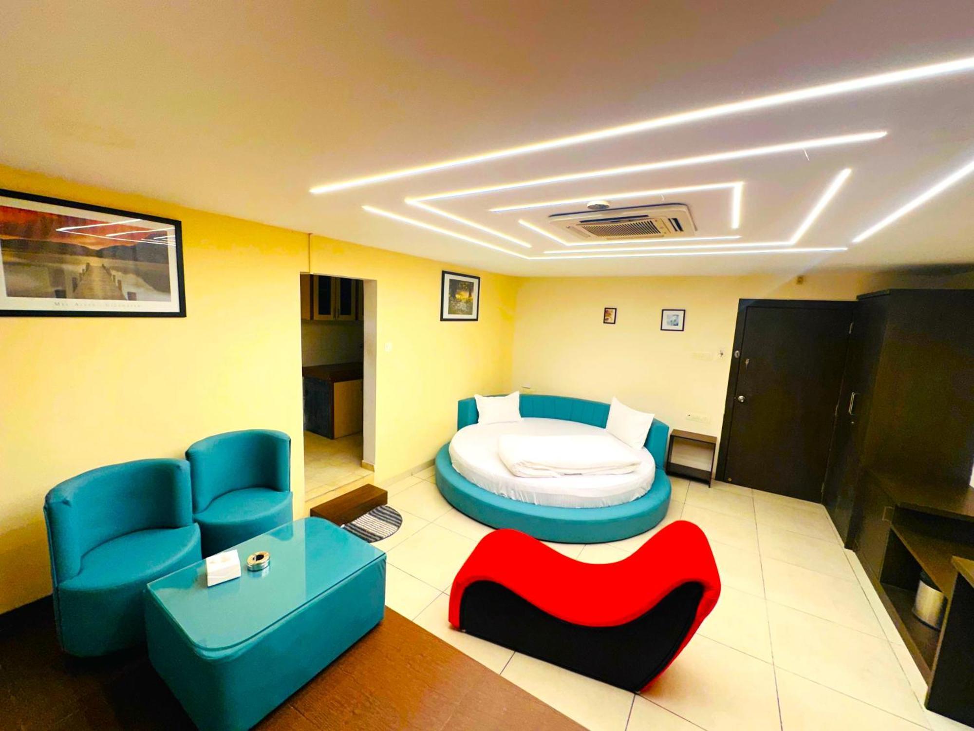Aundh Elite Stay Pune Bagian luar foto