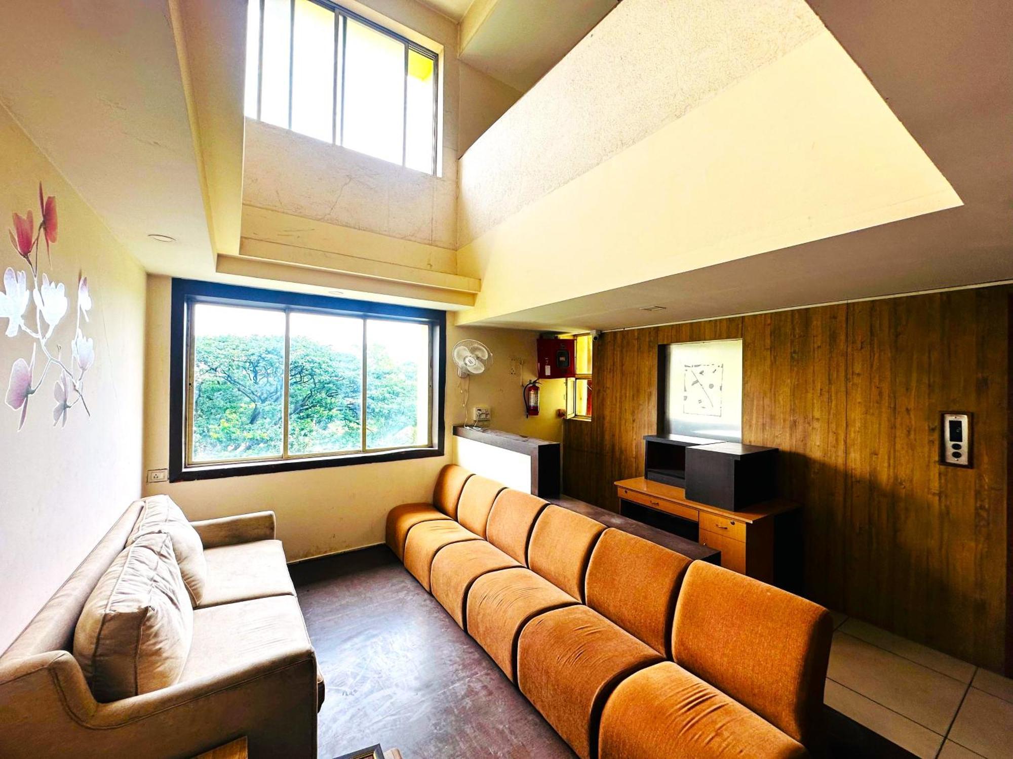 Aundh Elite Stay Pune Bagian luar foto