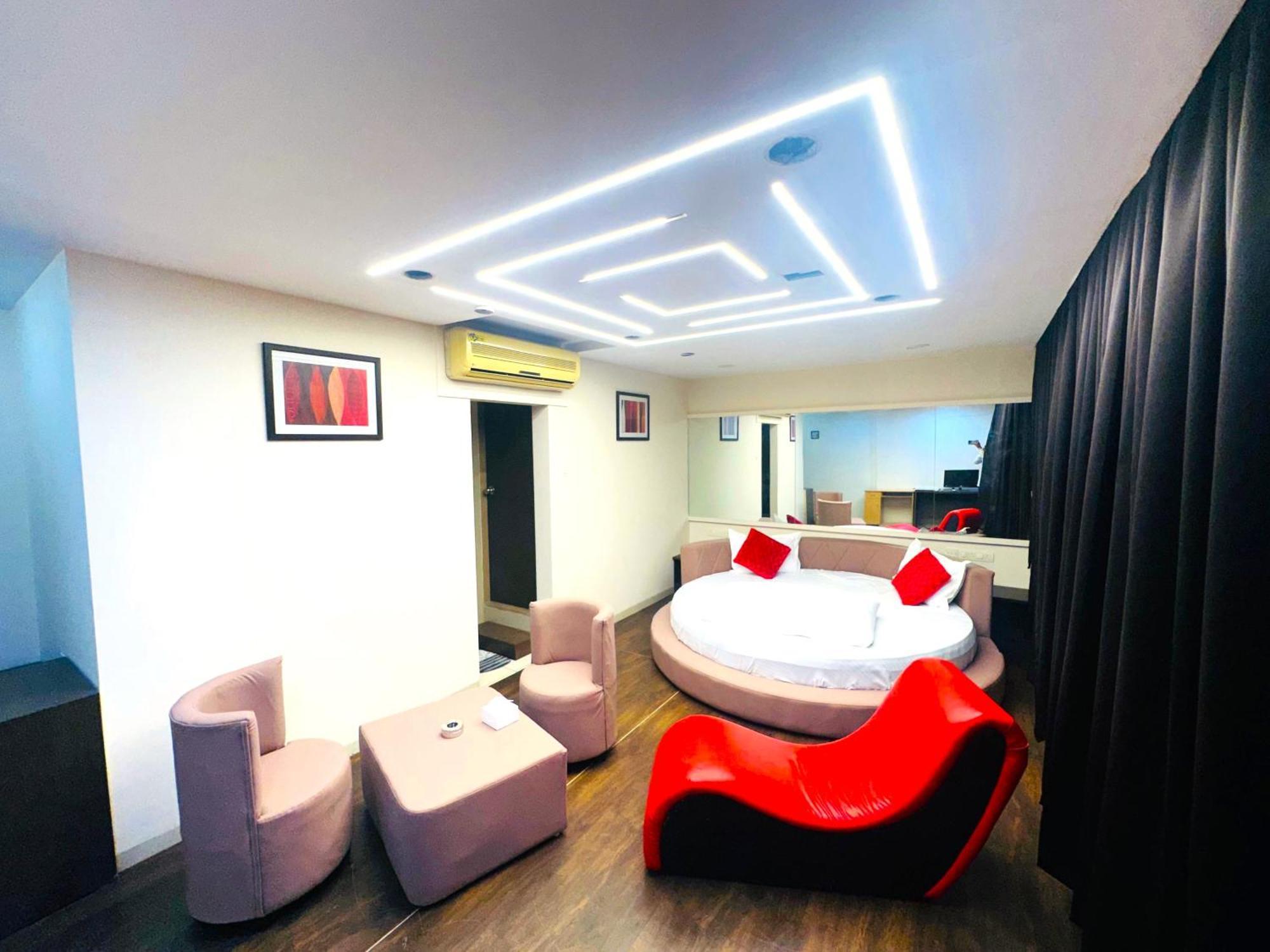 Aundh Elite Stay Pune Bagian luar foto