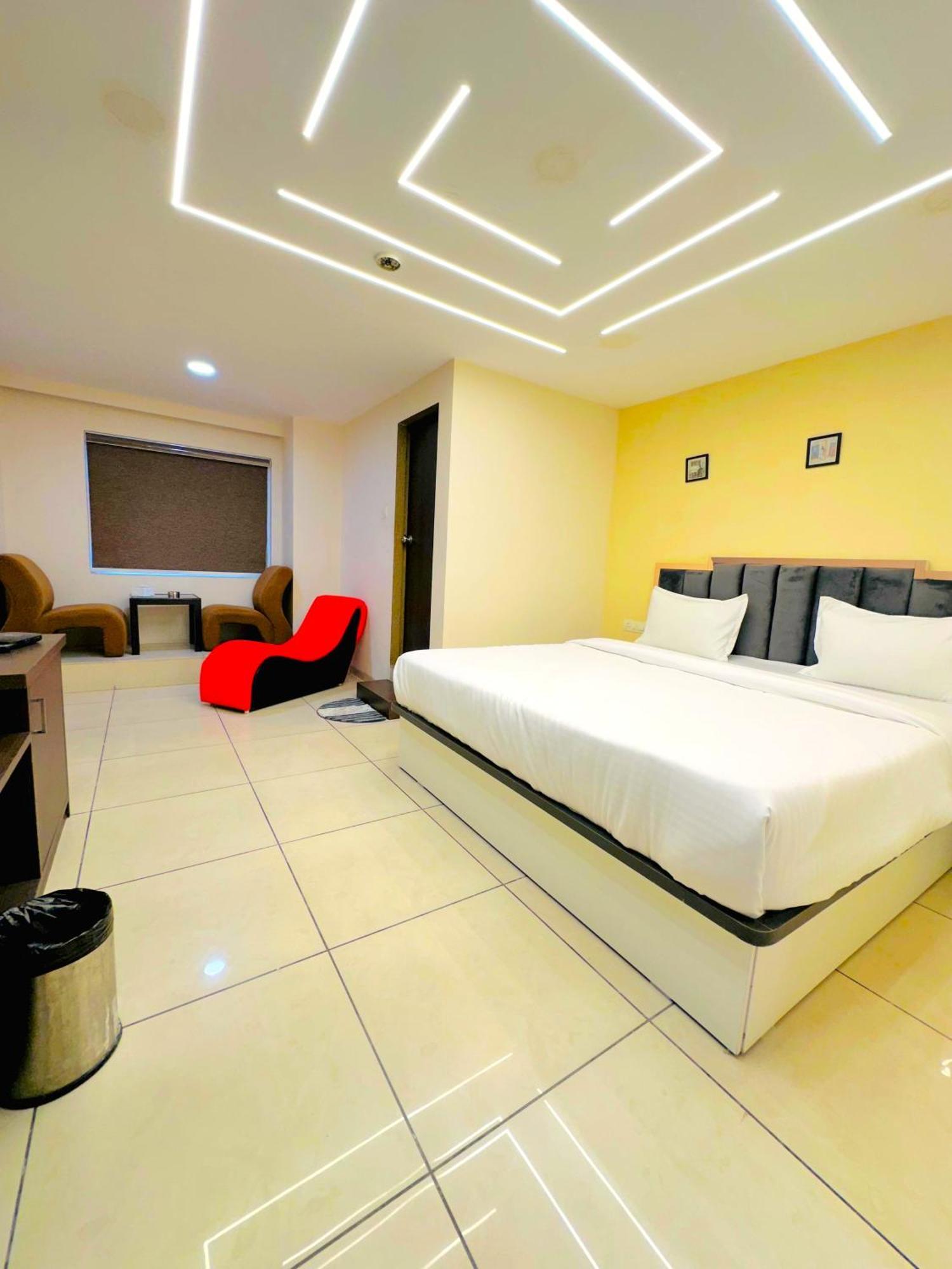 Aundh Elite Stay Pune Bagian luar foto