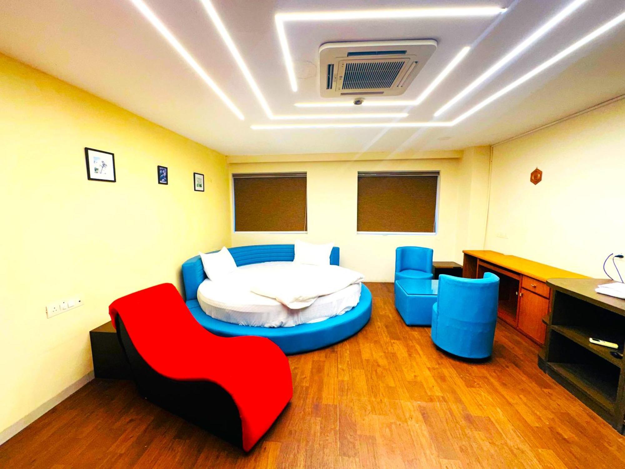Aundh Elite Stay Pune Bagian luar foto